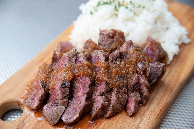 ソネス_ステーキ丼.jpg