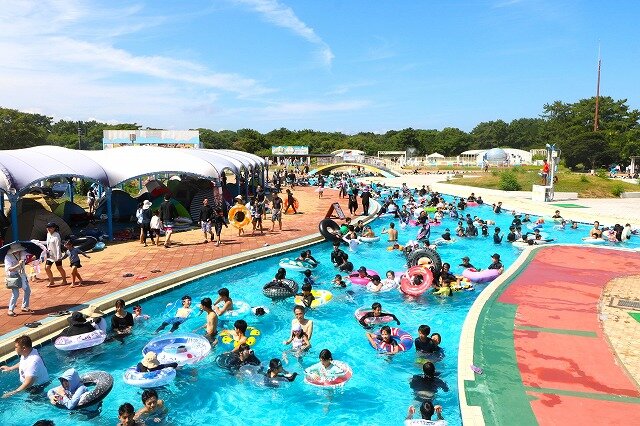 20240812サンシャインプールお盆の様子 (2).jpg